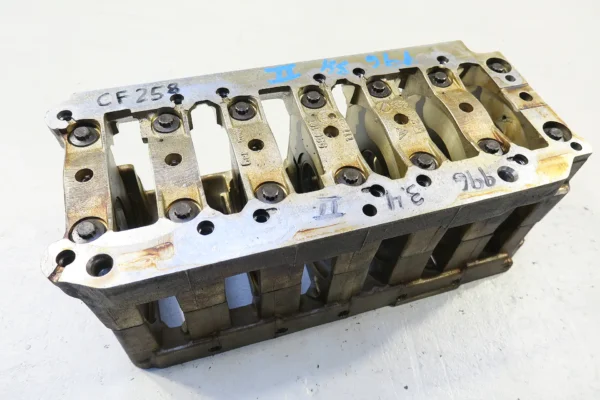 PORSCHE 911 996 3,4L Carrera 2 /4 Kurbelwellengehäuse Lagergehäuse 9961011113R / 9961011124R crankshaft housing