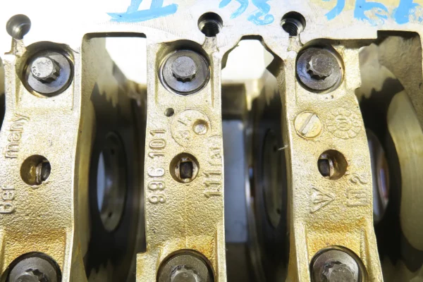 PORSCHE 911 996 3,4L Carrera 2 /4 Kurbelwellengehäuse Lagergehäuse 9961011113R / 9961011124R crankshaft housing – Bild 4