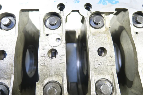PORSCHE 911 996 3,4L Carrera 2 /4 Kurbelwellengehäuse Lagergehäuse 9961011113R / 9961011124R crankshaft housing – Bild 4