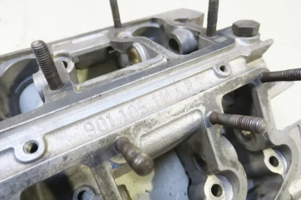 PORSCHE 911  Nockenwellengehäuse 9011051111R camshaft housing – Bild 6