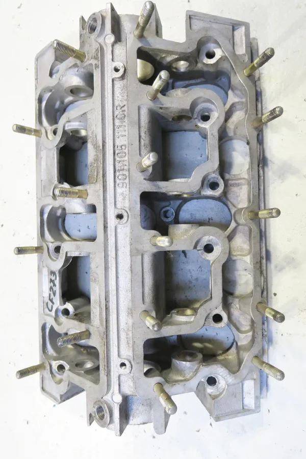 PORSCHE 911  Nockenwellengehäuse 9011051110R camshaft housing