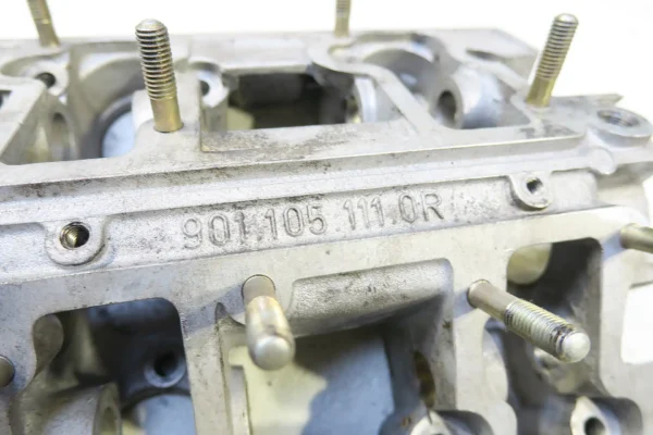 PORSCHE 911  Nockenwellengehäuse 9011051110R camshaft housing – Bild 6