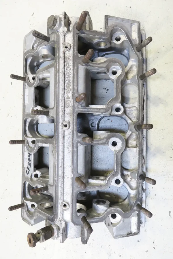 PORSCHE 911  Nockenwellengehäuse 9011051110R camshaft housing