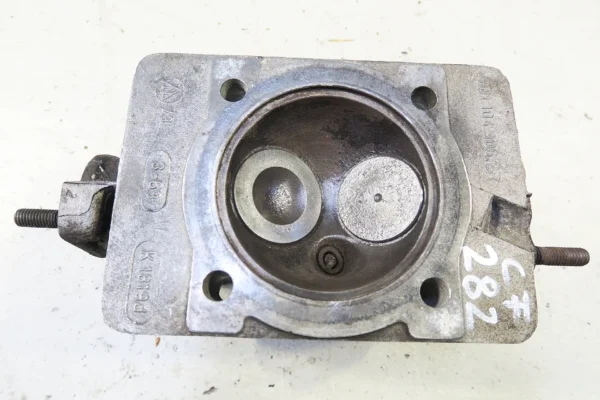 Porsche 911 Zylinderkopf 9011043062R BJ 3-69 cylinder head – Bild 3