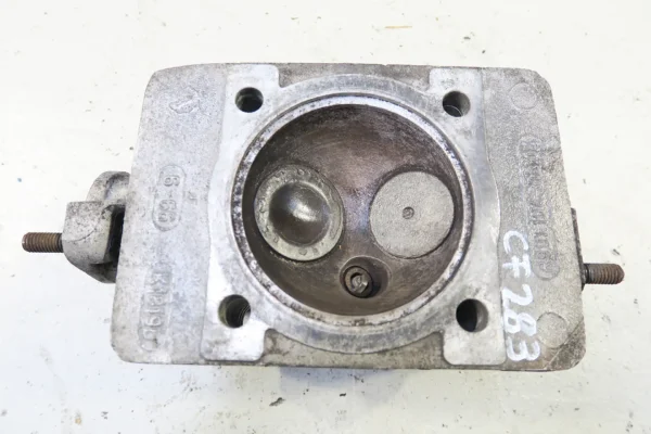 Porsche 911 Zylinderkopf 9011043030R BJ 6-66 cylinder head – Bild 3