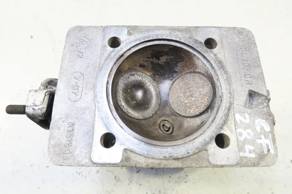 Porsche 911 Zylinderkopf 9011043060R BJ 7-67 cylinder head – Bild 3