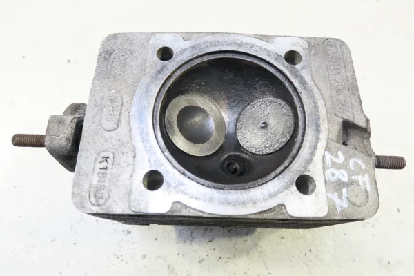 Porsche 911 Zylinderkopf 9011043062R BJ 10-68 cylinder head – Bild 3