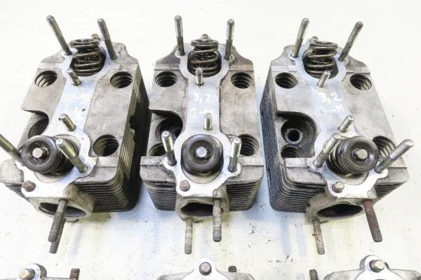 Porsche 911 930 3,2 Carrera Zylinderkopf 6er Set 9301043254R BJ 7-85 cylinder head – Bild 9