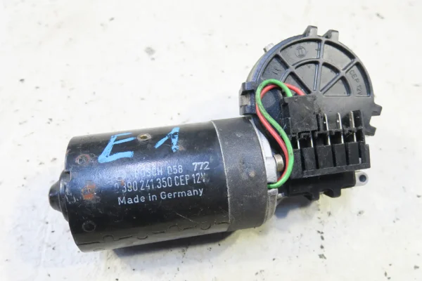 Porsche 911 996 Wischermotor vorne 0390241350 wiper motor front window – Bild 4