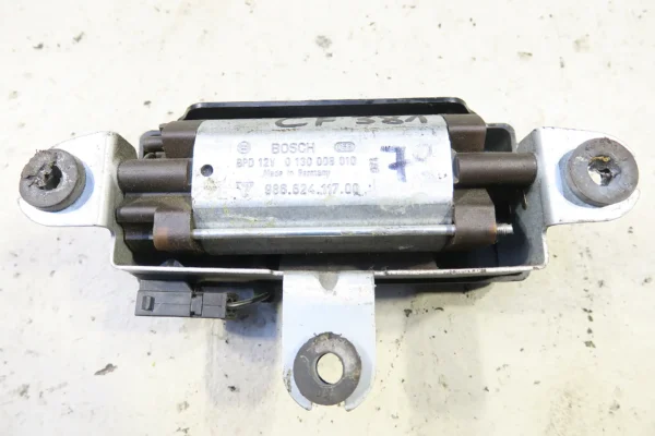 Porsche 911 986 Verdeckmotor 98662411700 cover motor