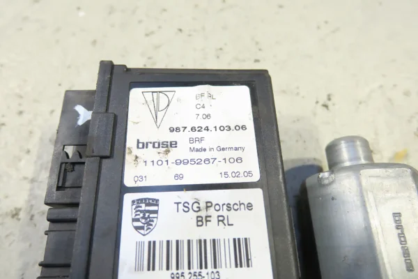 Porsche 911 997 987 Boxster Cayman Fensterheber Motor links Brose RHD 98762410306 window motor – Bild 4