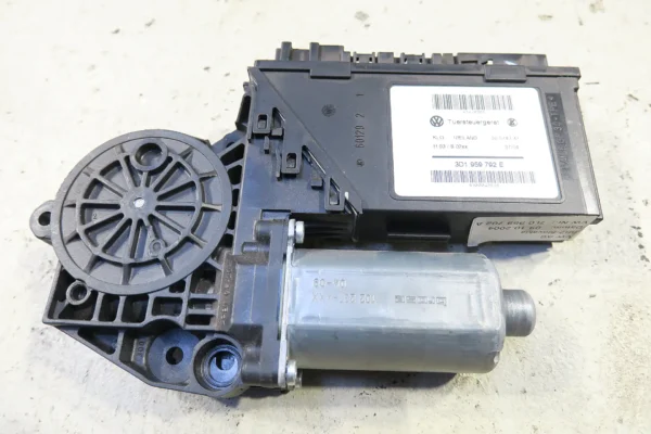Porsche Cayenne Fensterhebermotor vorne rechts 7L0959702A window motor