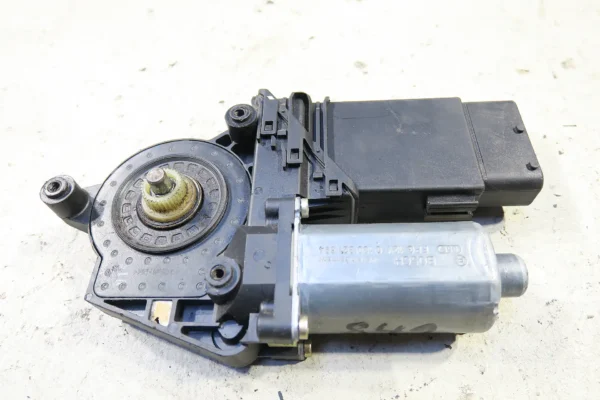 VW Passat Fensterhebermotor vorne rechts 3B4837752LB window motor – Bild 3