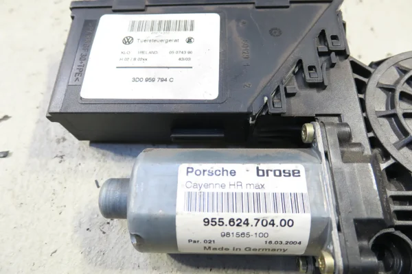 Porsche Cayenne Fensterhebermotor hinten rechts 95562470400 window motor – Bild 4