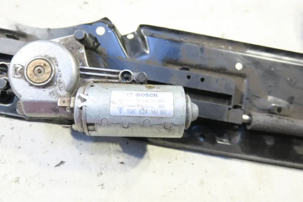 Porsche 911 996 Heckspoiler Motor Stellmotor 99662415100 / 99651210900 – Bild 5