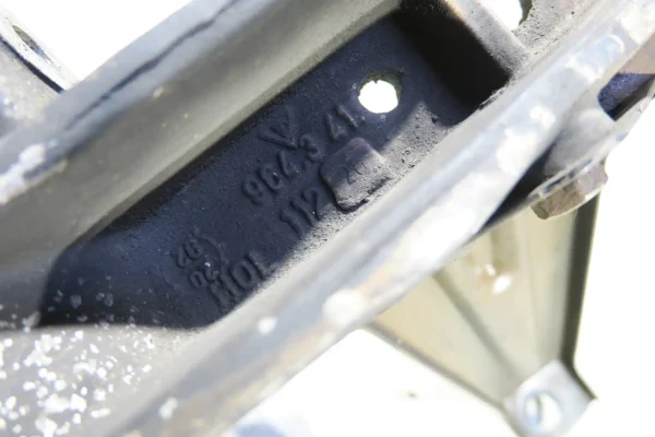 Porsche 911 964 Querträger Vorderachse 96434110105 und Längsträger 96434111220 / 96434111120 – Bild 8