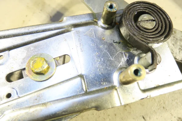 Porsche 911 930 G Modell elektrisch Fensterheber vorne rechts 91154200445 mit Motor Brose 680-64320-600 / 0130821230 – Bild 3