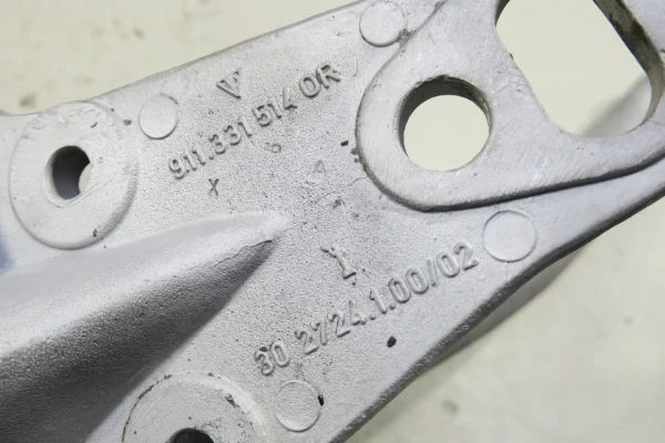 Porsche 911 G-Modell Achsträger Achsschenkel Radträger rechts 9113315140R wheel carrier – Bild 8
