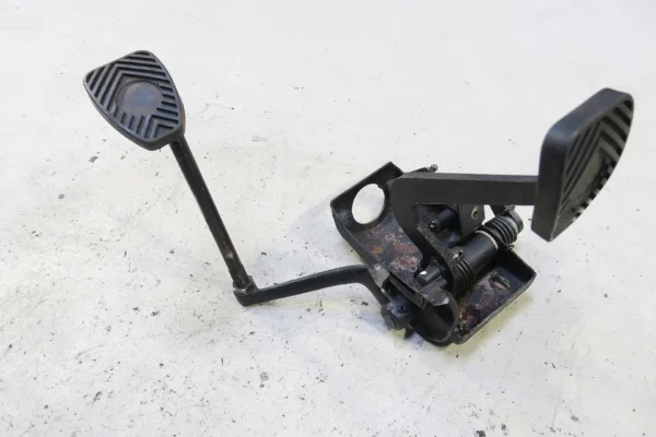 PORSCHE 911 F/G-Modell Pedalerie Fußhebelwerk mit Lagerbock