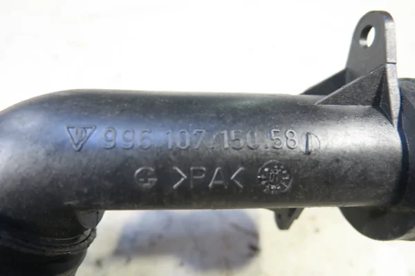 PORSCHE 911 996 997 Einfüllstutzen Öltank 99610715058 oil tank filler tube – Bild 4