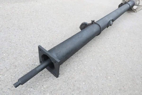 Porsche 924 944 951 Transaxle Transaxlerohr Kardanwelle Zentralrohr Schaltung Version ohne Haken 477521271F – Bild 3