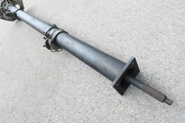 Porsche 924 944 951 Transaxle Transaxlerohr Kardanwelle Zentralrohr Schaltung Version mit Haken 477521271F – Bild 4