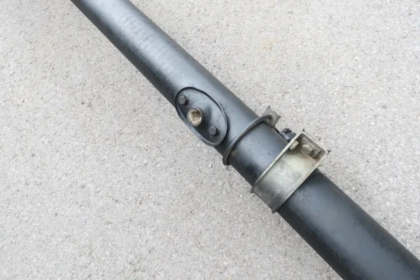 Porsche 924 944 951 Transaxle Transaxlerohr Kardanwelle Zentralrohr Schaltung Version mit Haken 477521271F – Bild 7