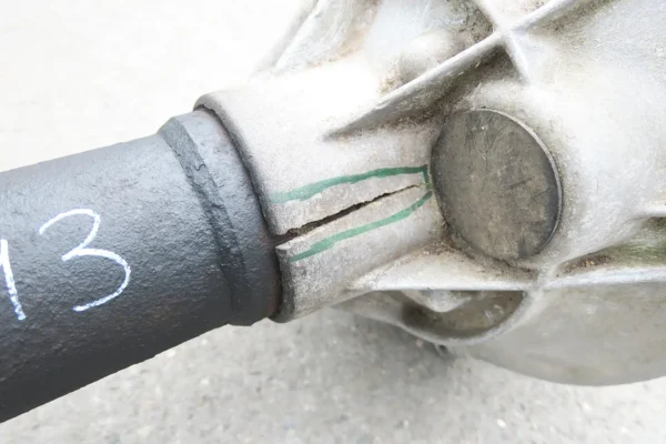 Porsche 924 944 951 Transaxle Transaxlerohr Kardanwelle Zentralrohr Automatik Version ohne Haken 477521271B – Bild 3