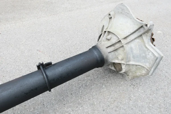 Porsche 924 944 951 Transaxle Transaxlerohr Kardanwelle Zentralrohr Automatik Version ohne Haken 477521271B – Bild 6
