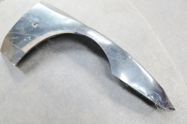 Porsche 944 951 Kotflügel vorne rechts Original front Fender Defekt – Bild 3