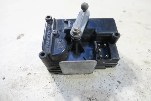 Porsche 911 964 Stellmotor Heizklappe Klima Mischklappenmotor Lüftung 96462432400 – Bild 2