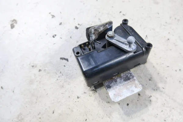 Porsche 911 964 Stellmotor Heizklappe Klima Mischklappenmotor Lüftung 96462432400 – Bild 4