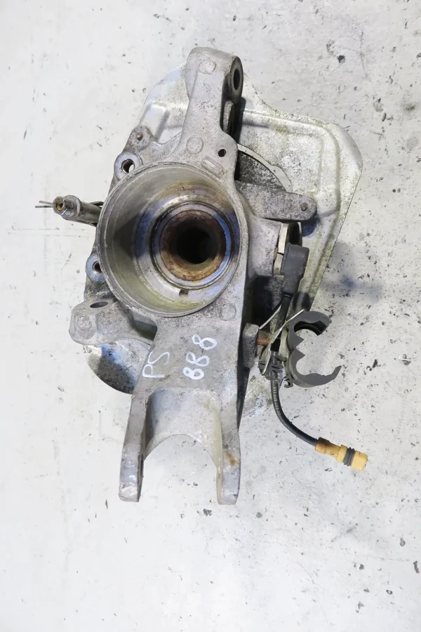 Porsche 911 993 Carrera Radträger links 9933316561R 93333115601