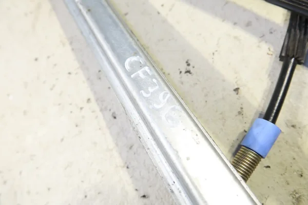 Porsche 911 986 996 Boxster Fensterheber Kreuz arm Gestänge Schiene links 99654207504 Fahrerseite – Bild 3