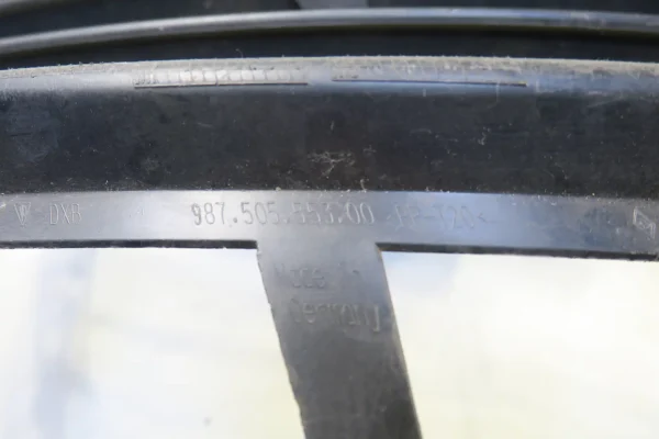 Porsche 987 Boxster Cayman Lufteinlass links 98750555300 Stoßstange Gitter Halterahmen – Bild 4