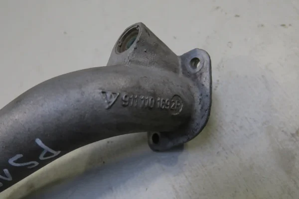 Porsche 911 930 G Modell Ansaugsrohr Saugstutzen 9111101692R – Bild 3