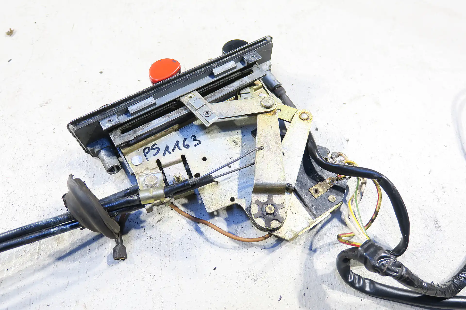 Porsche 911 F Modell Original Heizungsregler Chromrahmen Lüftung 90161311100 Regulierung Heizung Schieber Heizungshebel Heater Controls – Bild 6