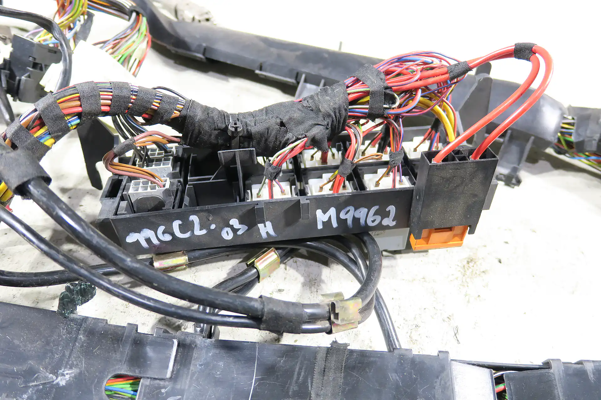 Porsche 911 996 C2 Coupe Schalter Baujahr 2003 Kabelbaum LL Heck Hinterwagen 99661290500 Leitungssatz Original wiring harness Facelift – Bild 4