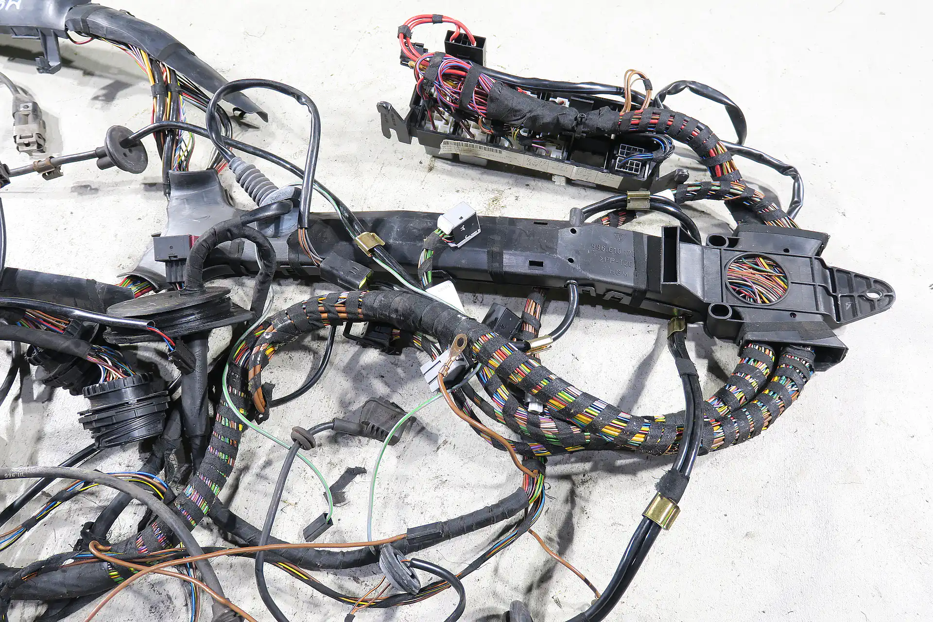 Porsche 911 996 C4S Coupe 3.6 Schalter Baujahr 2003 Kabelbaum LL Heck Carrera 4S Hinterwagen 99661290500 Leitungssatz Original wiring harness Facelift – Bild 3