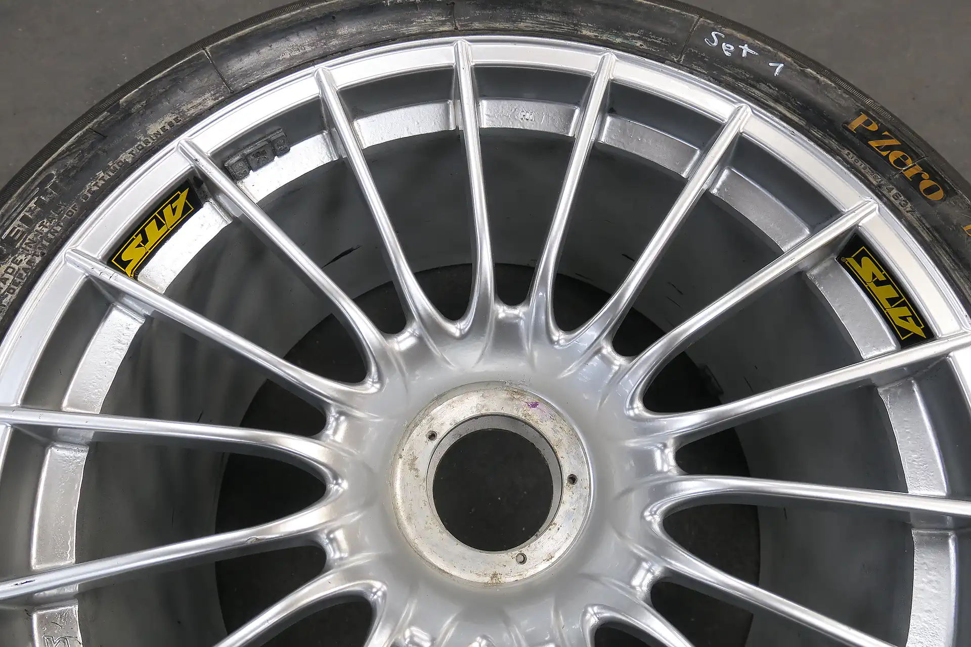 Porsche 911 996 GT3 R / RS Original ATS Felgen Baujahr 2001 10J X 18 Zoll Vorderachse vorne 2 Stück – Bild 8