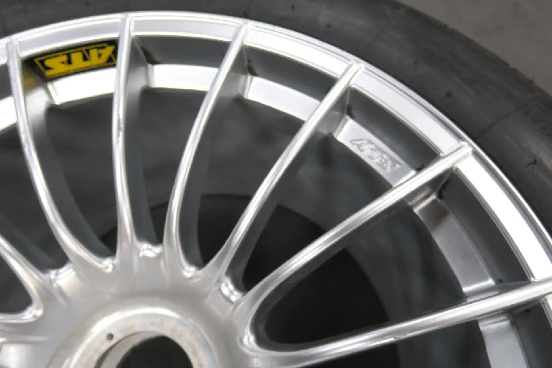 Porsche 911 996 GT3 R / RS Original ATS Felge Baujahr 2001 11J X 18 Zoll Hinterachse 1 Stück – Bild 5