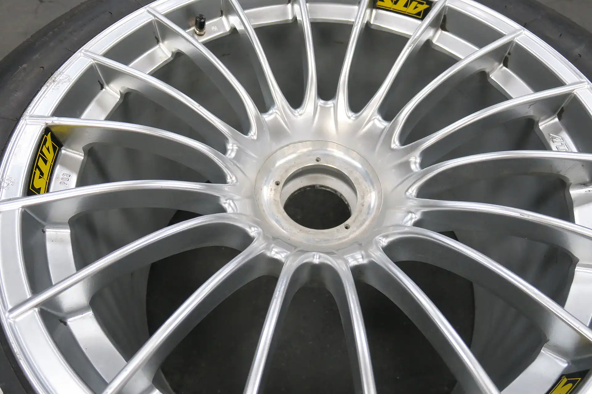 Porsche 911 996 GT3 R / RS Original ATS Felge Baujahr 2001 11J X 18 Zoll Hinterachse 1 Stück – Bild 6