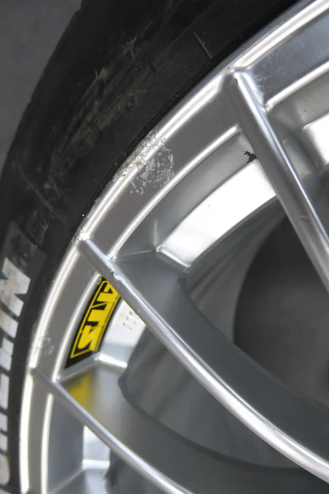 Porsche 911 996 GT3 R / RS Original ATS Felge Baujahr 2001 11J X 18 Zoll Hinterachse 1 Stück – Bild 9