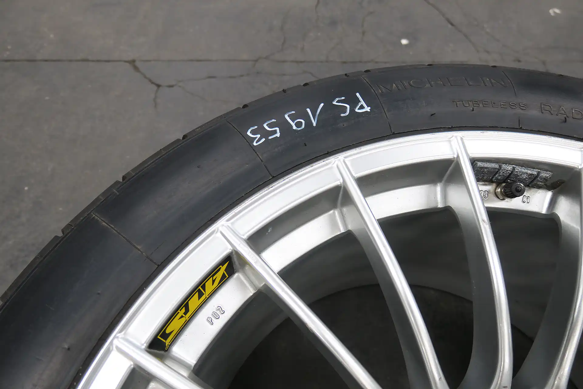 Porsche 911 996 GT3 R / RS RSR Original ATS Felge Baujahr 2001 11JX18 Zoll Hinterachse 1 Stück – Bild 8