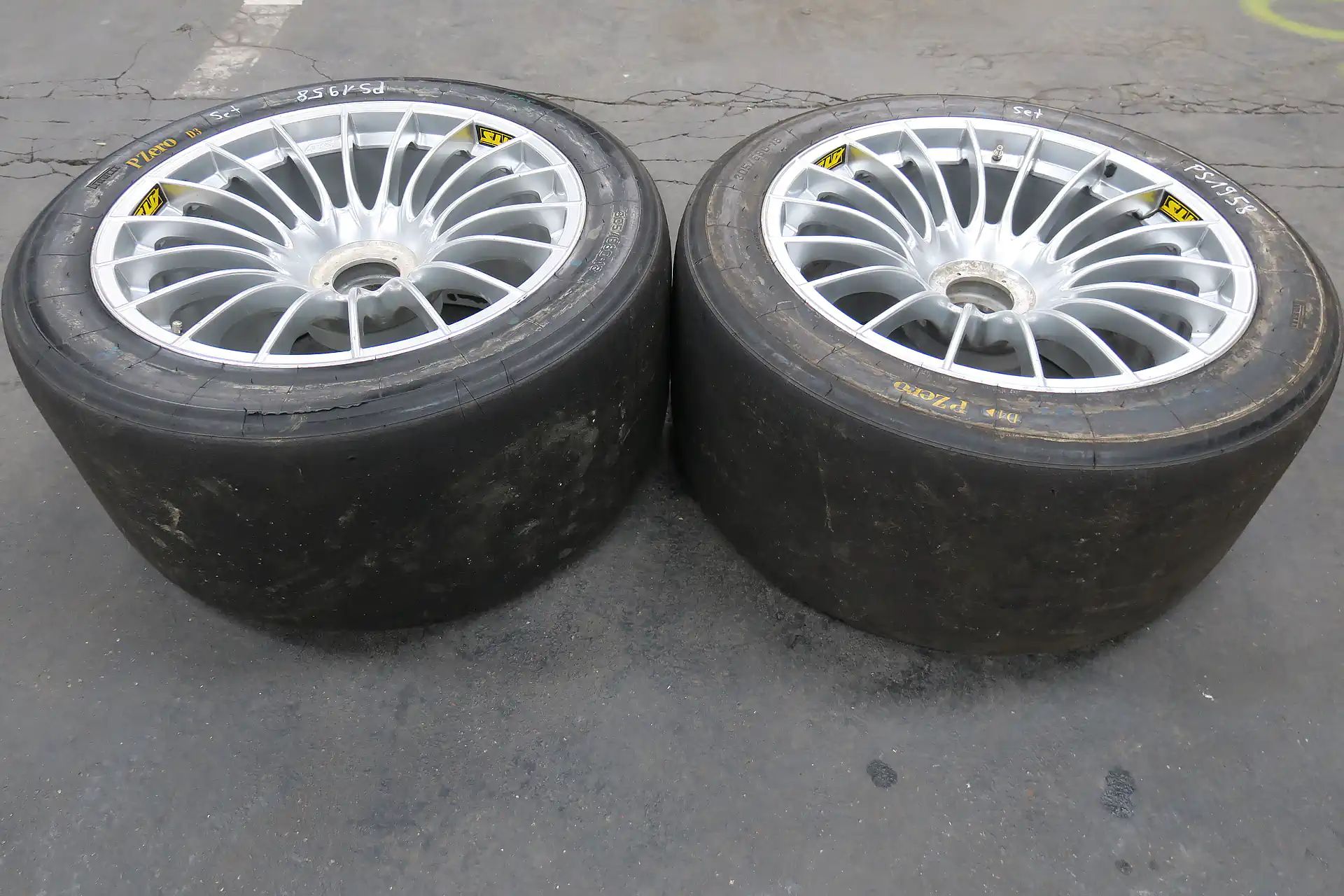 Porsche 911 996 GT3 R / RS RSR GTR Original ATS Felgen Baujahr 2002 11JX18 Zoll Hinterachse 2 Stück Set – Bild 2