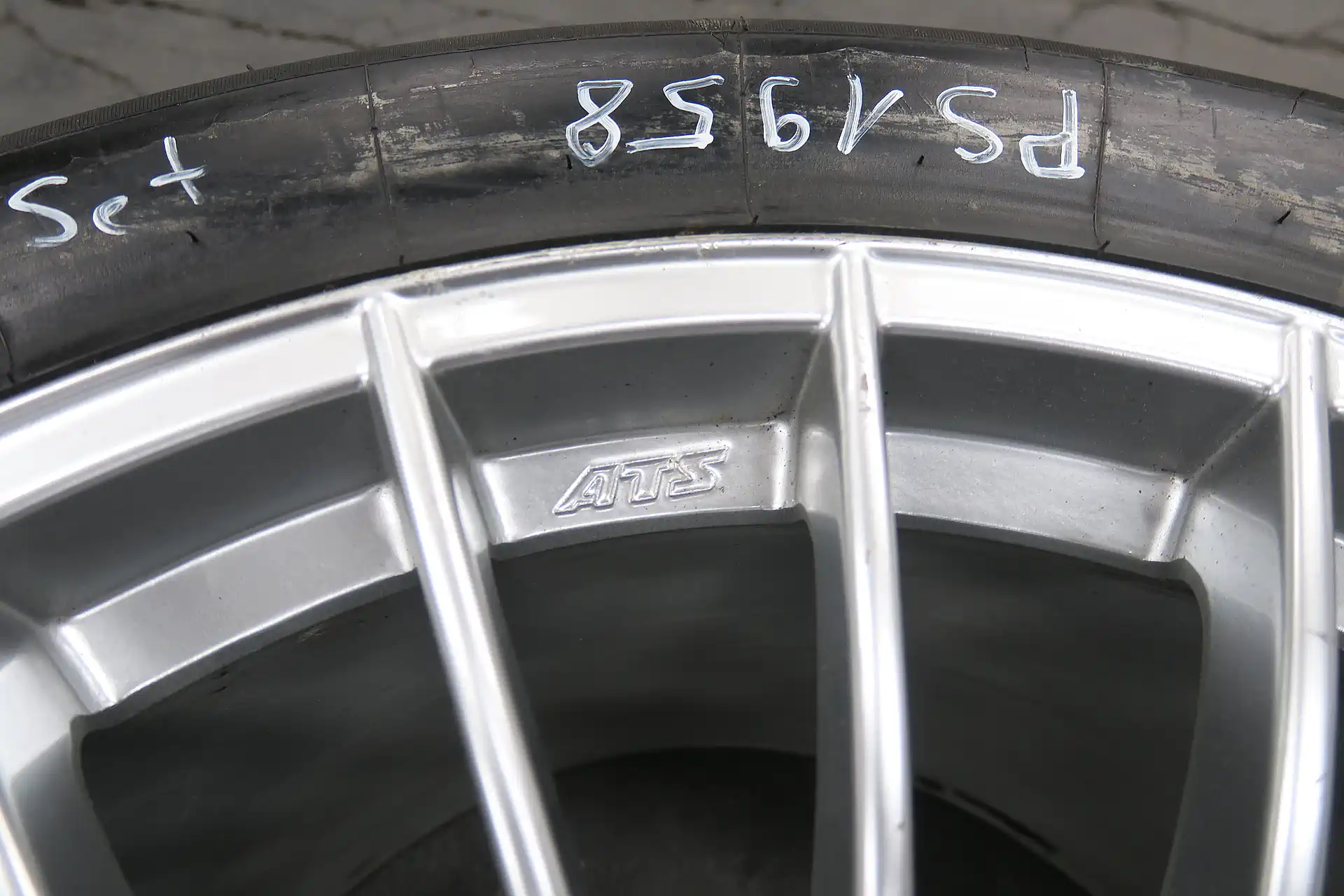 Porsche 911 996 GT3 R / RS RSR GTR Original ATS Felgen Baujahr 2002 11JX18 Zoll Hinterachse 2 Stück Set – Bild 7