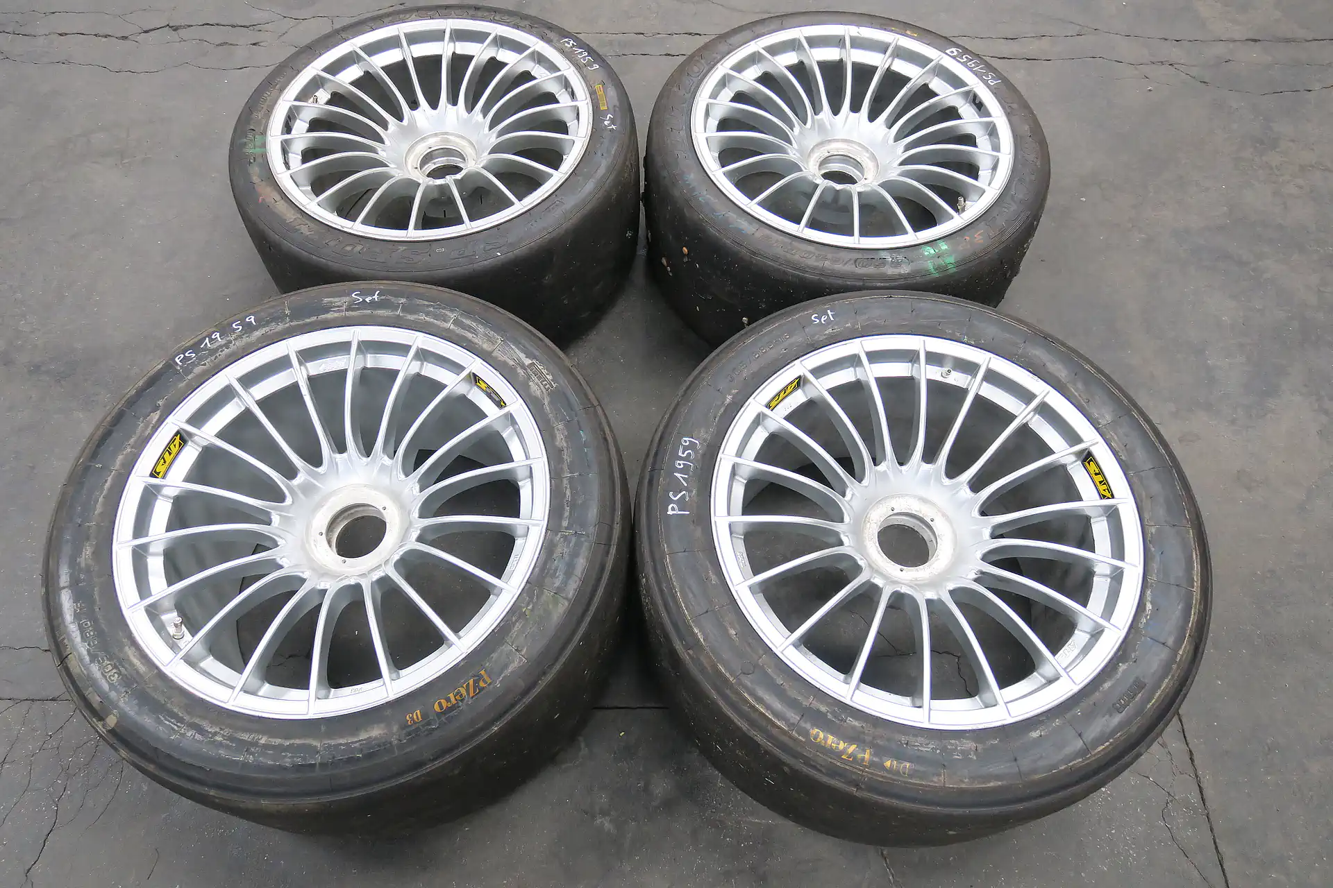 Porsche 911 996 GT3 R / RS RSR GTR Original ATS Felgen Baujahr 2001/ 2003 9J/ 11JX18 Zoll 4 Stück Set