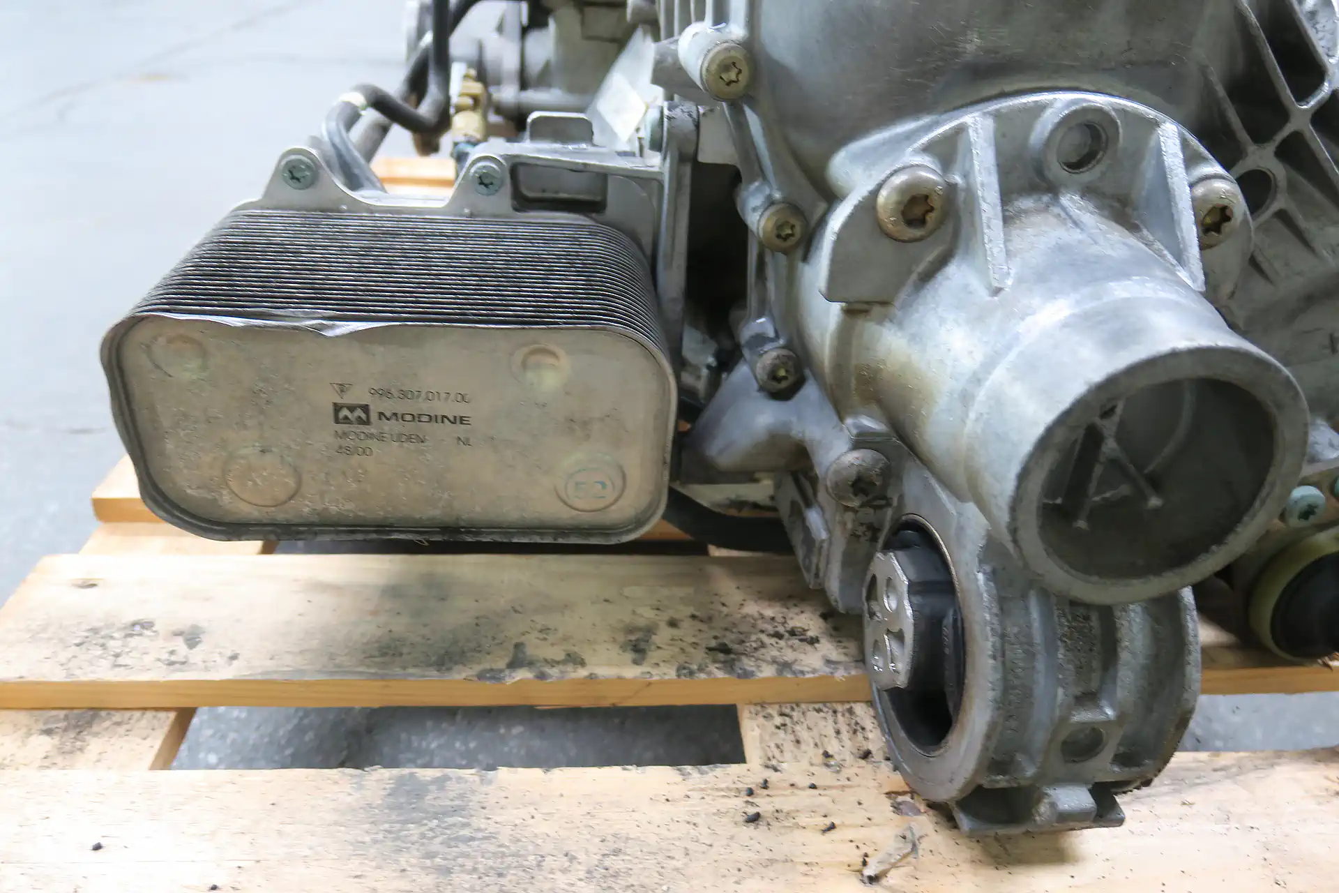 Porsche 911 996 C2 3.4 Tiptronic Getriebe Automatik A9600 - 103 ZF Getriebe 5 HP-19 gear box – Bild 9