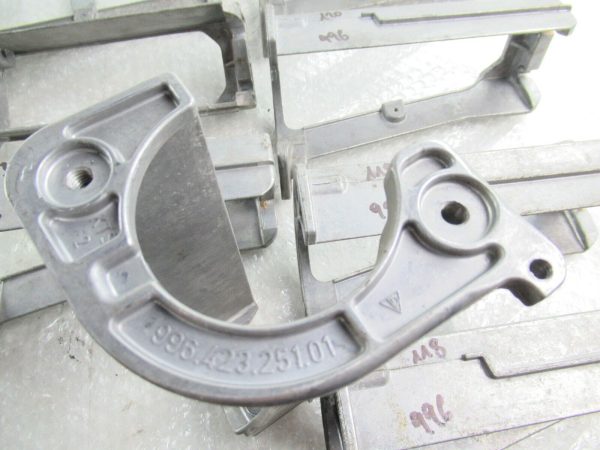 PORSCHE 996 986 Bremsassistent Halterung Brake assistant bracket 99642325101 – Bild 5